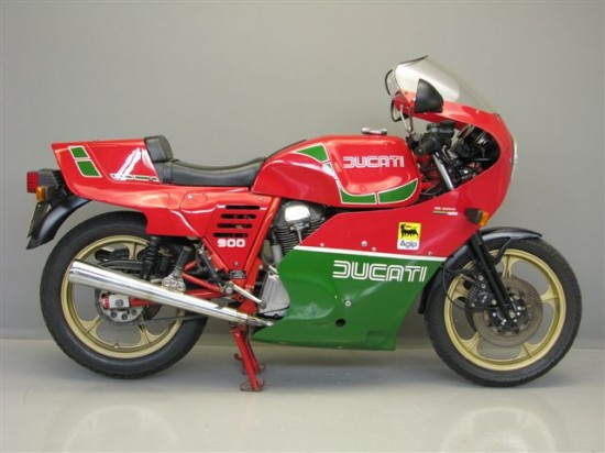 Ducati_900_cc_Mike_Hailwood_Replica_1984