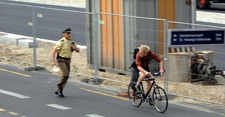 hinterher.jpg