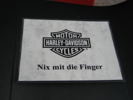nixmitdiefinger.jpg